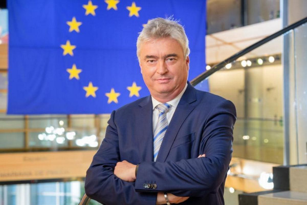 Milan Zver o nemirni Evropi, slabem delu aktualne vlade in obremenitvah za kmete
